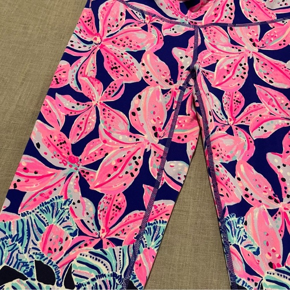 Lilly Pulitzer Luxletix Juliena Weekender Crop Royal Purple Wild Size Medium - Picture 9 of 9